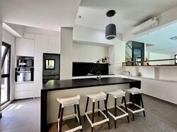 Eng Kong Park (D21), Terrace #558171171